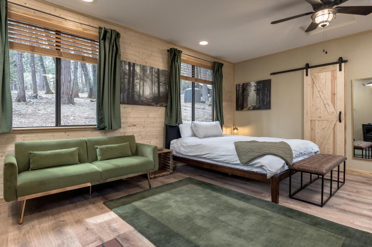 Little House In The Big Woods Hotell Forest Ranch Exteriör bild